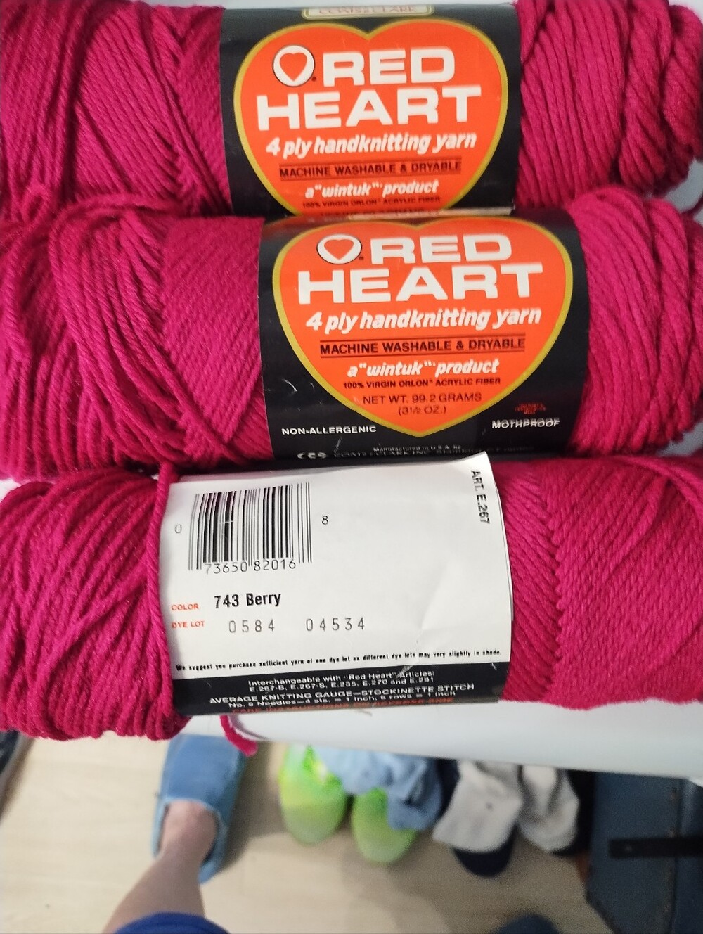 Red Heart 4-Ply Handknitting Yarn —#473  Berry